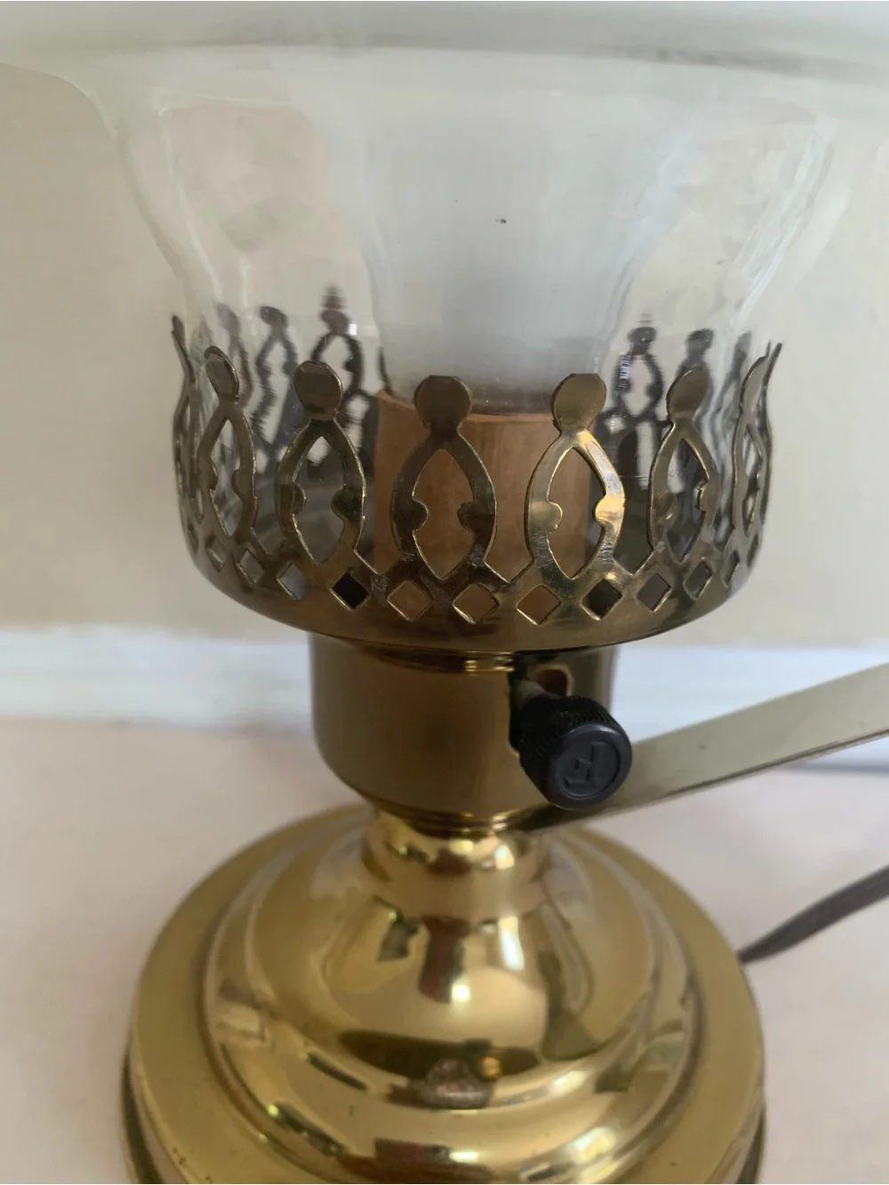 Vintage Electric Brass & Glass Hurricane Lamp Etched Grape Vine Shade table lamp